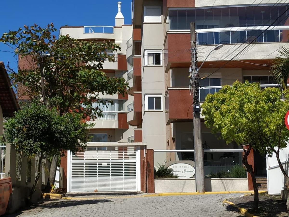 דירות בומבינאס Residencial Maristela מראה חיצוני תמונה